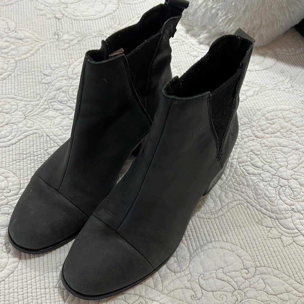 Tom’s booties